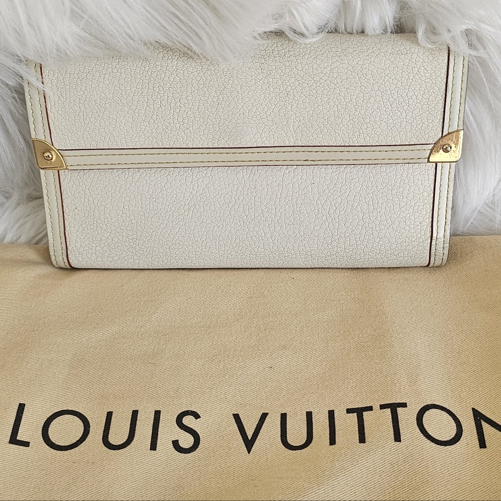🤍 Louis Vuitton Suhali Wallet 🤍